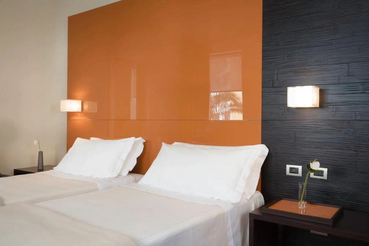Una Hotels T Hotel Cagliari 4*,